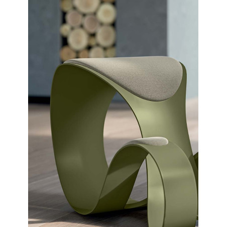 Q-Lunar Chair – Ergonomic Design with High-Elasticity Padding