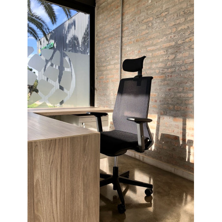 Q3 Omnia Chair - Customisable Mesh Back Office Chair