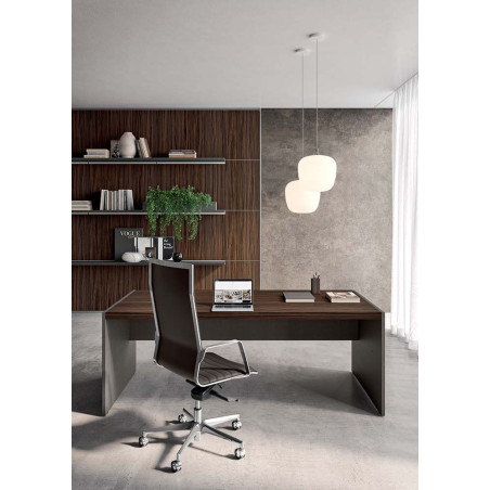 Q9 Evo Executive Desk – Timeless Design with Modern Elegance
