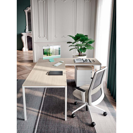 Q1 Desk