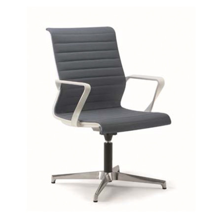 Q4 Dynamic Swivel Chair